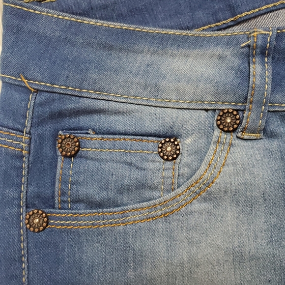 AQ FADED WASH BOHO EMBELLISHED SKINNY JEANS - Picture 6 of 15